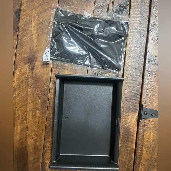 New still in box 2022 Toyota Tundra center console storage box - Picture 1 of 2